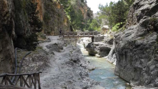 Ολονύχτια επιχείρηση διάσωσης στο φαράγγι της Σαμαριάς - Τουρίστας τραυματίστηκε σε δυσπρόσιτο σημείο