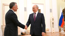 Στη Μόσχα ο ειδικός απεσταλμένος των ΗΠΑ Γουίτκοφ λίγο πριν εκπνεύσει το τελεσίγραφο Τραμπ για τον τερματισμό του πολέμου
