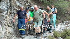 Κινηματογραφική διάσωση στο Φαράγγι της Σαμαριάς, μετέφεραν στα χέρια 60χρονο άντρα για 3 χιλιόμετρα! - Δείτε φωτογραφίες
