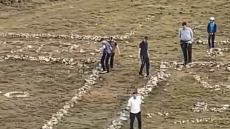 Σάλος στην Ουαλία: Τουρίστες αποσυναρμολόγησαν ιστορικό πέτρινο σταυρό για να σχηματίσουν άστρο του Δαυίδ - Δείτε βίντεο