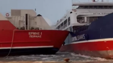 Έσπασαν οι κάβοι και συγκρούστηκαν πλοία στο λιμάνι της Ηγουμενίτσας, δείτε βίντεο