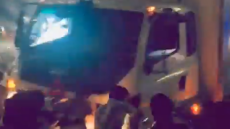 Τραγωδία στην Ινδία - Οκτώ νεκροί όταν φορτηγό έπεσε σε θρησκευτική πομπή, δείτε βίντεο