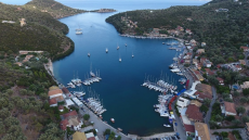 Τουριστικό σκάφος βυθίστηκε στη Λευκάδα μετά από φωτιά