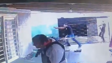 Υπόθεση «Γιόζεφ Φριτζλ» στη Βραζιλία: Κρατούσε σκλάβα για 22 χρόνια τη θετή του κόρη, απέκτησε μαζί της τρία παιδιά, τη βίαζε και την εξέδιδε