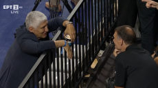 Γιαννάκης και Μπαρτζώκας τα είπαν στην Ρόδο πριν τον ημιτελικό του Ολυμπιακού - Βίντεο 