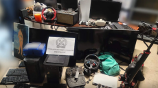 54χρονος άνοιγε καταστήματα στο Κολωνάκι - Πατίνια, ηλεκτρονικοί υπολογιστές, tablet, τηλεοράσεις και οθόνες η λεία του