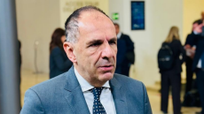 «Οι διχόνοιες μόνο καταστροφικά αποτελέσματα μπορούν να έχουν» δηλώνει ο Γεραπετρίτης πριν τη συνάντηση με τον Φιντάν