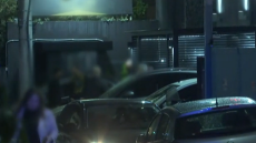 Έκρηξη έξω από το νυχτερινό κέντρο στο Μπουρνάζι στο οποίο είχε πέσει νεκρός 37χρονος από μαχαίρωμα