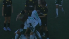 Ξύλο στο φινάλε του ντέρμπι του ποδοσφαίρου γυναικών - Η ΑΕΚ 2-1 με ανατροπή τον Παναθηναϊκό, δείτε βίντεο 