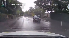 Σοκαριστικό τροχαίο στη Βρετανία: 22χρονος υπό την επήρεια ναρκωτικών έπεσε πάνω σε περιπολικό με 120 χλμ./ώρα