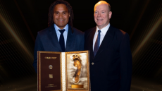 Κριστιάν Καρεμπέ: Τιμήθηκε με το βραβείο «Golden Foot Legend» για την προσφορά του στο ποδόσφαιρο