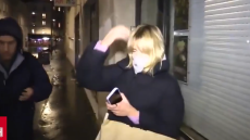 Δημοσιογράφος πέτυχε την κόρη του Πούτιν στο Παρίσι: «Πάρτον τηλέφωνο να σταματήσει τον πόλεμο» της είπε, «δυστυχώς δεν μπορώ να βοηθήσω» του απάντησε