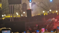 Πανικός από πυροτεχνήματα στο άναμμα του δέντρου στην Κοζάνη, γονείς έτρεχαν να φύγουν με τα παιδιά τους