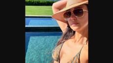 Τζέσικα Άλμπα: «Πασαρέλα» με μπικίνι στις διακοπές για την Ημέρα των Ευχαριστιών
