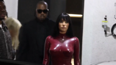 Φωτιά στα κόκκινα η Μπιάνκα Σενσόρι στη Νότια Κορέα με ολόσωμη εφαρμοστή λάτεξ φόρμα, δείτε βίντεο
