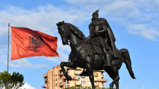 Πόσο «Αλβανός» ήταν ο Γεώργιος Καστριώτης ή Σκεντέρμπεης, τι κρύβει ο θολωτός τάφος στη Μονή Χιλανδαρίου στο Άγιο Όρος;