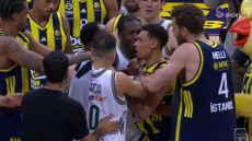 Γκραντ και Μπόλντγουϊν πιάστηκαν στα χέρια μετά το φινάλε του αγώνα της Φενέρ με τον Παναθηναϊκό, βίντεο 
