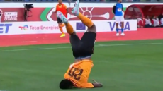 Παίχτης του Μάλι ισοφάρισε στο 92΄ τη Ζάμπια στο Κύπελλο Εθνών Αφρικής και παραλίγο να σπάσει τον αυχένα του στον πανηγυρισμό, δείτε βίντεο