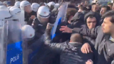 Επεισόδια στα σύνορα Τουρκίας–Συρίας σε φιλοκουρδική διαδήλωση, δείτε βίντεο 