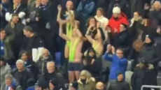 Βέλγοι καταδικάστηκαν σε φυλάκιση στο Καζακστάν επειδή φόρεσαν μαγιό αλά Μπόρατ σε αγώνα του Champions League, δείτε βίντεο