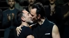 Δίχασε το ΑΙ βίντεο του Δημήτρη Παπαϊωάννου να φιλάει τον μαέστρο Θεόδωρο Κουρεντζή