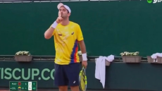 Χαμός σε αγώνα για το Davis Cup στο Μαρόκο: Έπεσαν μπουκάλια μετά τον προκλητικό πανηγυρισμό Κολομβιανού τενίστα