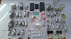 Κύκλωμα ναρκωτικών με στόχο και μαθητές εξαρθρώθηκε στη Ναύπακτο, τρεις συλλήψεις