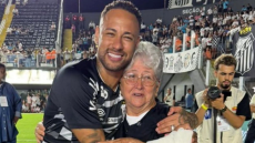 H συγκινητική κίνηση του Νεϊμάρ σε ηλικιωμένη οπαδό της Σάντος που ζήτησε να τον συναντήσει για να φύγει πιο ήσυχη, δείτε βίντεο