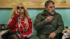 Βασίλης Μπισμπίκης και Λένα Κιτσοπούλου για πρώτη φορά μαζί στη σκηνή για τον «Σωσμένο»
