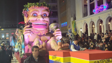 Καρναβάλι Πάτρας 2026: Ξεκίνησε η νυχτερινή ποδαράτη, στους δρόμους 50.000 καρναβαλιστές