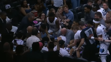 Σύρραξη στο Γκρίζλις-Χιτ: Ο Σκότι Πίπεν Jr κυνήγησε τον Γκάρντερ επειδή τον έσπρωξε από πίσω, δείτε βίντεο