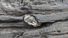 Πώς αρχαία σκωτσέζικα πετρώματα ανατρέπουν τη θεωρία της «χιονοστιβάδας της Γης»