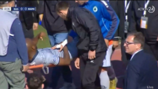 Καλαμάτα - Μαρκό: Έφυγε με ασθενοφόρο από το γήπεδο ο Σεμπά, βίντεο 