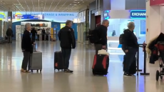 Κύπρος: Οι μισοί επιβάτες της πτήσης που επέστρεψε στην Αθήνα από την Λάρνακα, επέλεξαν να μην φύγουν ξανά