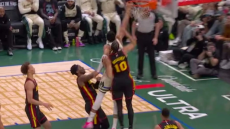 Γιάννης Αντετοκούνμπο: Διπλός και... οδοστρωτήρας στο top10 του NBA