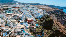 Σαντορίνη: Παράταση ενός έτους για την αναστολή έκδοσης οικοδομικών αδειών στην εκτός σχεδίου δόμηση