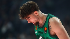 Έπαιξε με πόνους στο στομάχι ο Χουάντσο, πήγε στο νοσοκομείο μετά το ματς του Παναθηναϊκού με τη Μονακό 