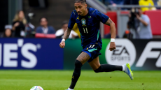 Ραφίνια: Τραυματίστηκε στο φιλικό της Βραζιλίας και μένει για περισσότερο από ένα μήνα εκτός δράσης ο άσος της Μπαρτσελόνα