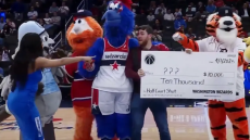 Οι Γουίζαρντς ζήτησαν συγγνώμη για το πιο κακόγουστο πρωταπριλιάτικο αστείο: Έκαναν οπαδό τους να πιστέψει ότι κέρδισε 10.000 δολάρια, δείτε βίντεο