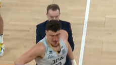 Σε αγώνα μποξ μετατράπηκε το ματς της Μονακό με την Ντιζόν: Μάτωσε παίκτης των φιλοξενούμενων, δείτε βίντεο 