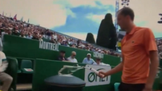 Ο Μπερετίνι διέλυσε 6-0, 6-0 τον Μεντβέντεφ και... ανάγκασε τον Ρώσο να σπάσει και να πετάξει στα σκουπίδια τη ρακέτα του, βίντεο 