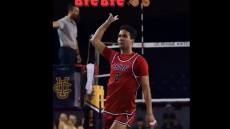 Γκέι βολεϊμπολίστας σε κολλέγιο της Καλιφόρνια έγινε viral για τους πανηγυρισμούς του, δείτε βίντεο
