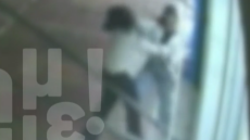 Πιάστηκαν στα χέρια, έπεσαν πάνω στην τζαμαρία και κατέληξε στα κεφάλια τους: Βίντεο από τον καβγά 19χρονων στην Αγία Βαρβάρα