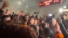 Ο Μπούσης έφερε το Κύπελλο στο Ηράκλειο, αποθεωτική υποδοχή για τους θριαμβευτές
