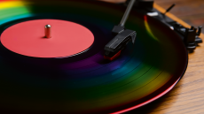 Από το βινύλιο στο streaming: Οι γενιές των playlist χωρίς «μουσική ταυτότητα»
