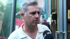 Αλέξανδρος Μπουρδούμης: Ο γιος μου είναι πολύ μικρός, δεν ασχολείται καθόλου με το τι κάνει ο μπαμπάς του στην τηλεόραση
