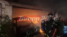 Πανικός σε πολυκατοικία στην Πάτρα από φωτιά σε μηχανή και δύο ΙΧ: Οι φλόγες έφτασαν μέχρι τον πρώτο όροφο, απεγκλωβίστηκαν 3 ένοικοι