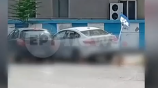 Μυστήριο στη Θεσσαλονίκη με καταδίωξη δύο οχημάτων και δύο αναβάτες που έσπασαν τα τζάμια του ενός εκ των ΙΧ