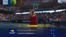 Σάλος στο US Open από το «bye-bye» της Αναστάσια Ποτάποβα στην Αμάντα Ανισίμοβα αφού την κέρδισε, δείτε βίντεο
