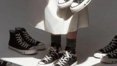 Η Converse απέσυρε διαφήμιση μετά από αντιδράσεις για εικόνα που παρέπεμπε σε σύμβολα της Κου Κλουξ Κλαν
